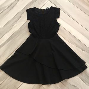 Cute black dress from Francescas!